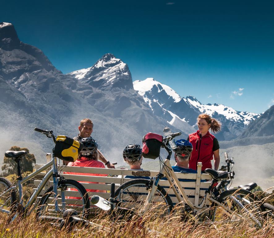 Glenorchy Peaks Bed And Breakfast ภายนอก รูปภาพ