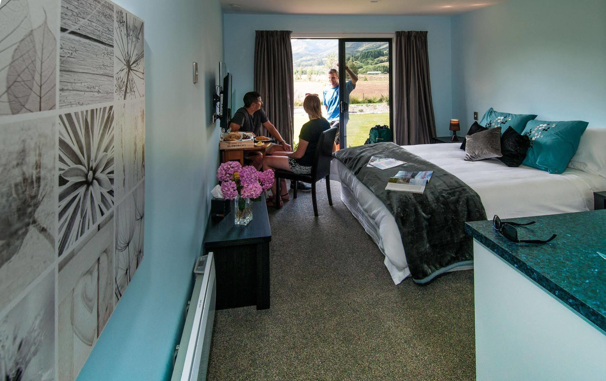 Glenorchy Peaks Bed And Breakfast ภายนอก รูปภาพ