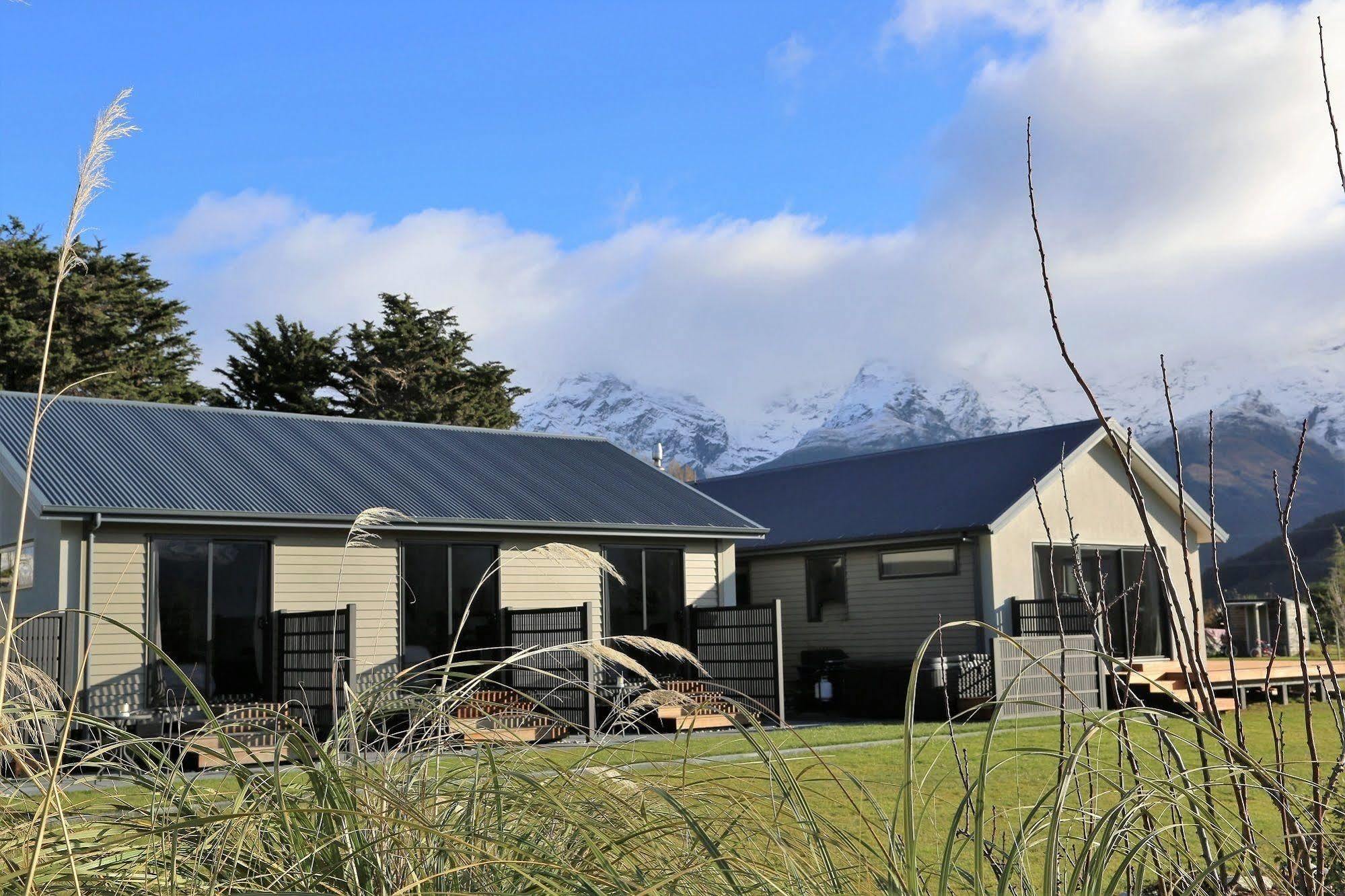 Glenorchy Peaks Bed And Breakfast ภายนอก รูปภาพ