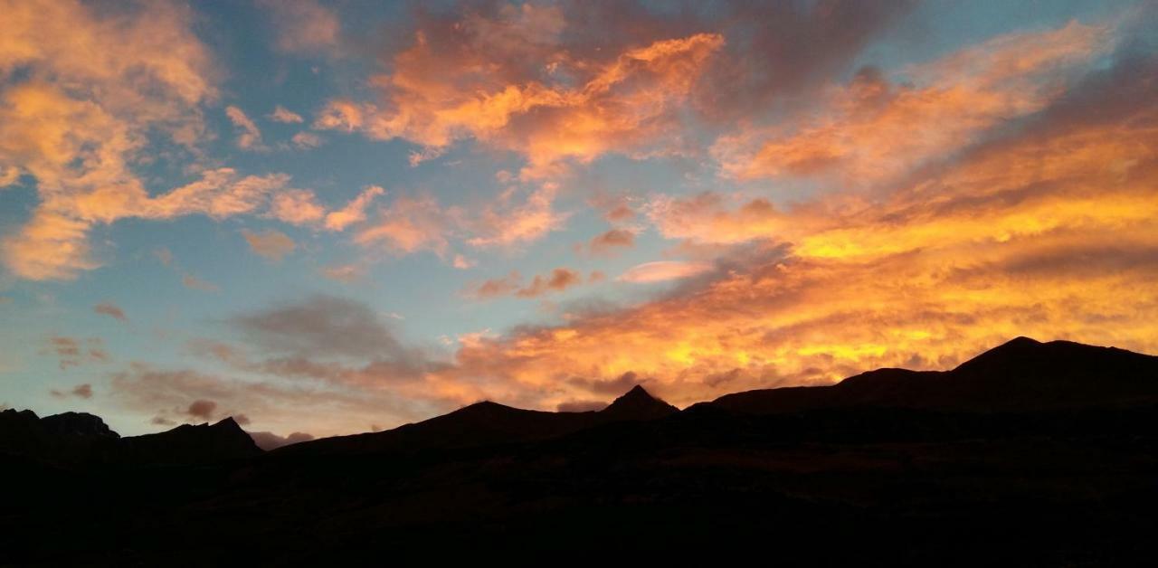 Glenorchy Peaks Bed And Breakfast ภายนอก รูปภาพ