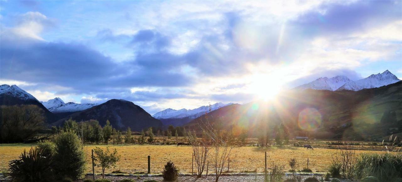 Glenorchy Peaks Bed And Breakfast ภายนอก รูปภาพ